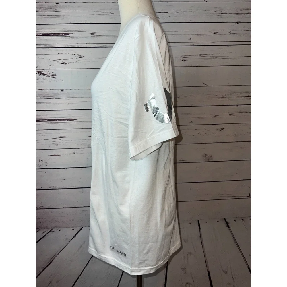 True Religion Tee Shirt Graphic White Mens Large‎ Short sleeve Vneck NWOT Silver
